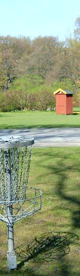 Bild på discgolfkorg i Slottskogen